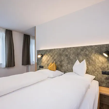 Dolomiten Inn 2*