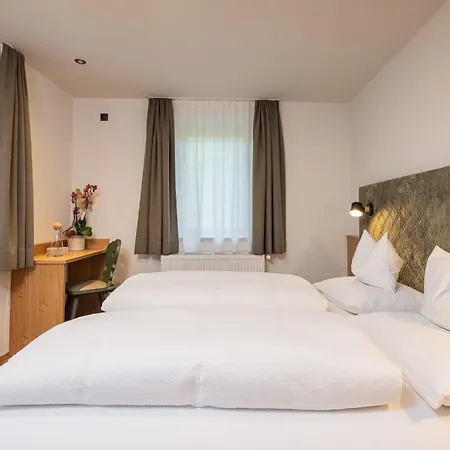 Dolomiten Inn Braies (Prags)